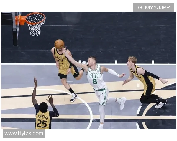 三分球崛起：篮球战略变革与现代比赛中的影响分析